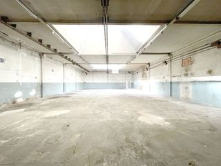 Location Bâtiment à usage industriel à Calle cabanyes 47 47