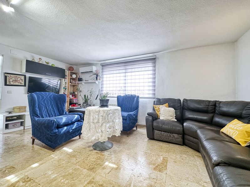 Foto 5a6c04aa-69dd-4165-88fe-675fc5c475bf. Casa amb calefacció a Coloma Nucia (la)
