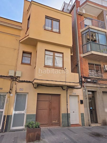 Foto c332c647-5540-4de0-8654-3620c6c9b9b0. Edificio en Riera Cornellà de Llobregat