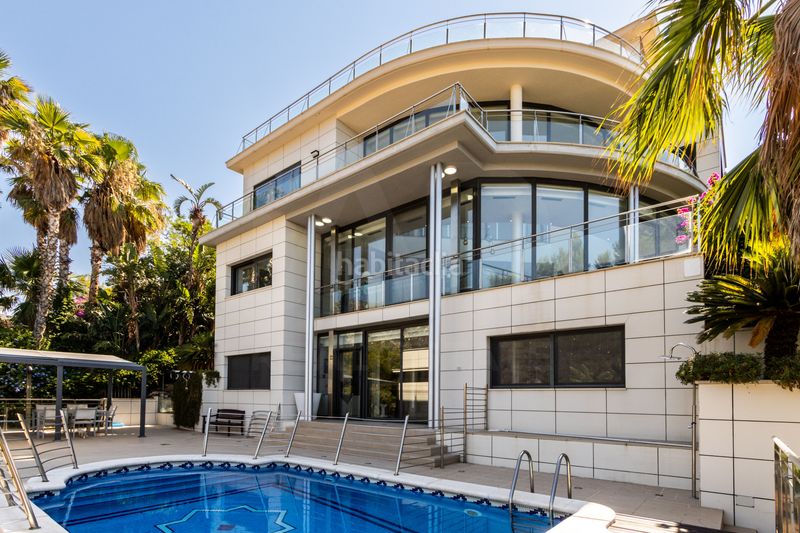 Foto 59c8a724-929b-4ec3-89e3-9438a7f1fbf9. Casa amb calefacció aparcament piscina a les botigues de Sitges Sitges