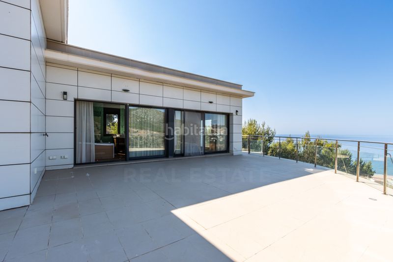 Foto 914288c5-7f10-46e9-9eeb-436a501fd7af. Casa amb calefacció aparcament piscina a les botigues de Sitges Sitges