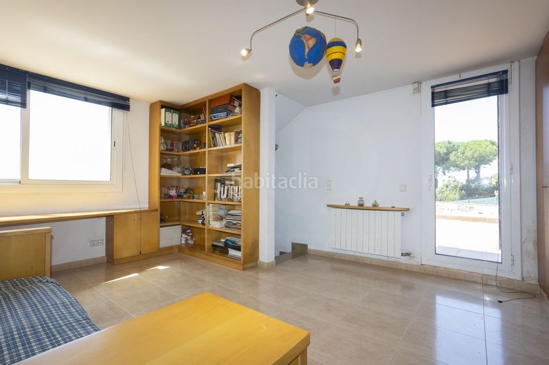 Foto 33129f24-d946-4037-adaa-2f13c31de0ab. Casa amb calefacció aparcament a Canet de Mar