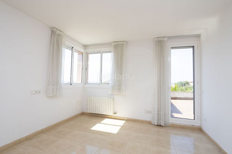 Foto 7bdd4245-1bfe-4a68-a4e7-f5f28f3ffde0. Casa amb calefacció aparcament a Canet de Mar