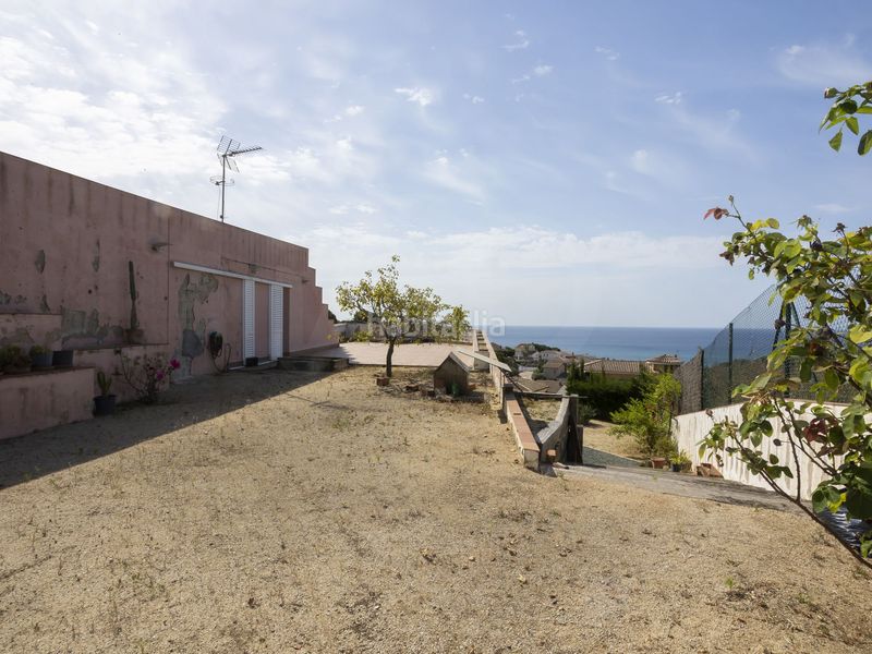 Foto a26e5daf-1936-4382-9f3b-5f08e3ae2c3f. Casa amb calefacció aparcament a Canet de Mar