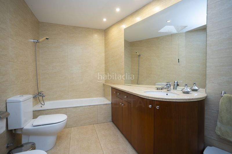 Foto a4e922cc-3407-4d7d-a751-573430f56763. Casa amb calefacció aparcament a Canet de Mar