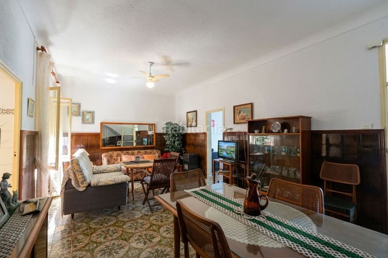 Foto ebe11b6a-48ec-4853-b3a7-0f90e21ade2e. Casa aparellada a Benejúzar