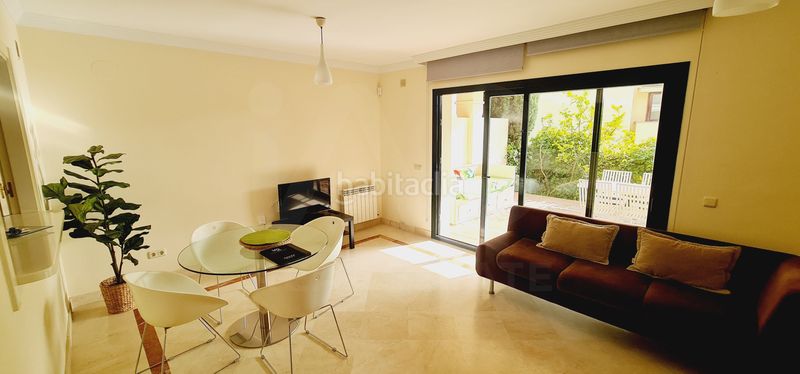 Foto 74b71e36-864b-4cc2-9552-7f8e579e7335. Pis amb calefacció aparcament piscina a Zona Miraflores Marbella