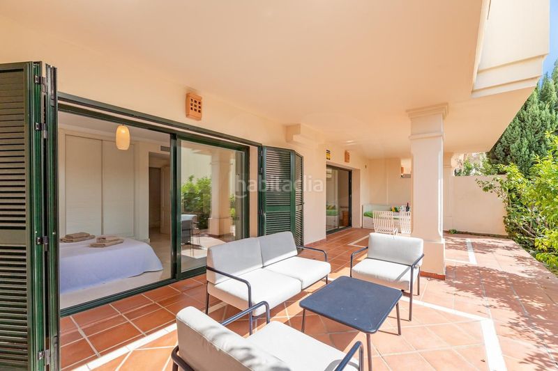 Foto 8bcda909-e6d0-4bc8-a8b2-211cd3c56f5c. Pis amb calefacció aparcament piscina a Zona Miraflores Marbella