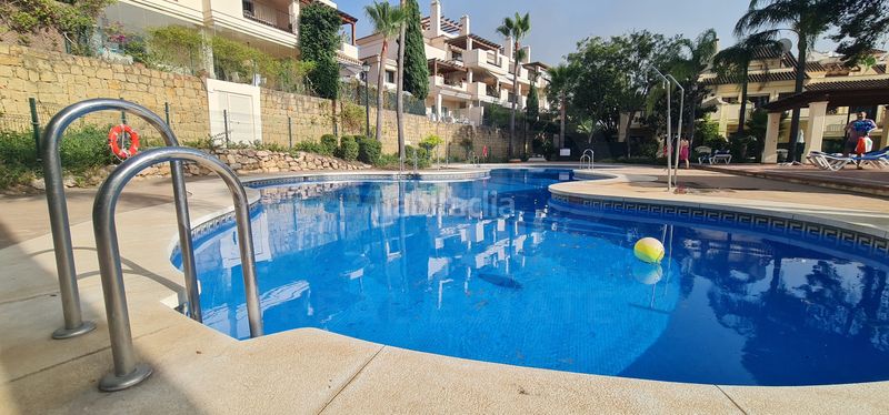Foto b2ee7d1d-0699-43f5-b2ea-62055f8775c0. Pis amb calefacció aparcament piscina a Zona Miraflores Marbella