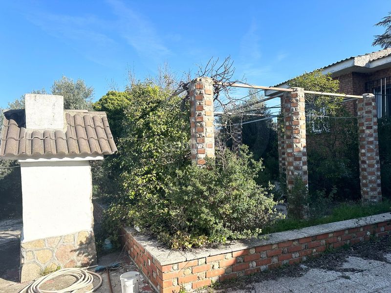 Foto bf8d2e9b-bf6b-41fb-b9ff-0ade975e46f0. Casa a Calalberche
