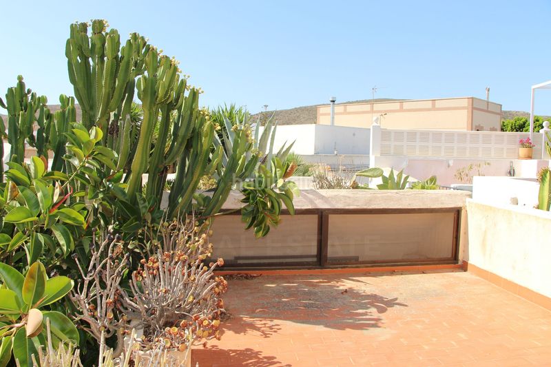 Foto b3230bc9-494b-4c83-8fc8-b517e644b0ff. Casa aparellada a Las Negras Níjar
