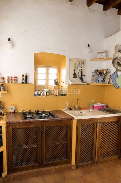 Foto c360dff5-f344-4276-b845-e015f77aacdf. Casa aparellada a Las Negras Níjar