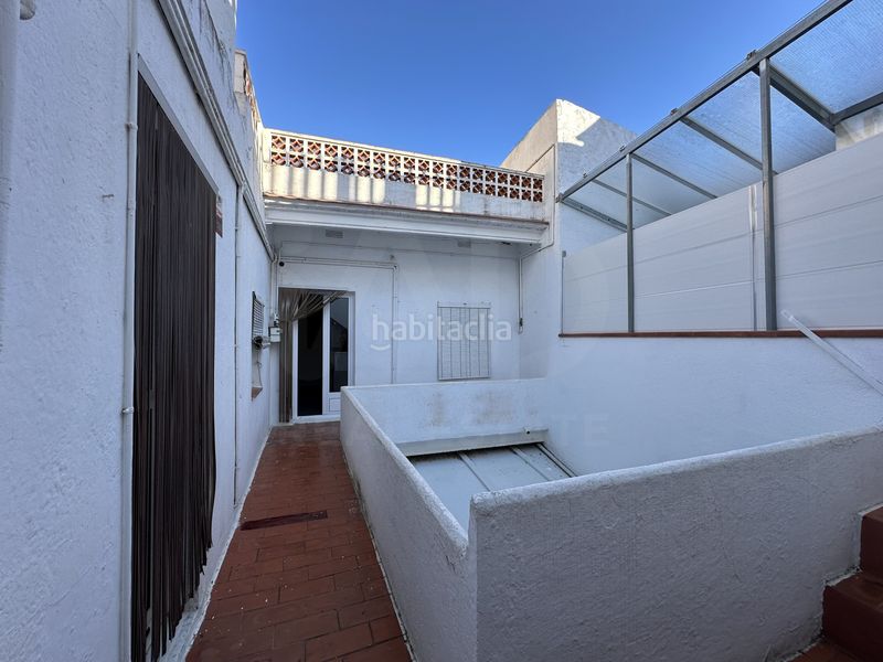 Foto 0199cd09-f4b8-420d-8da8-dba4c352f0df. Casa aparellada amb calefacció a Cerdanyola Nord Mataró