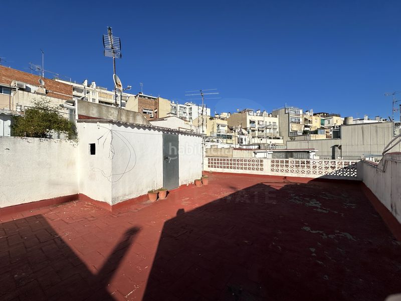 Foto cf0a2709-42b1-4e16-8c08-6f5b65c75c58. Casa aparellada amb calefacció a Cerdanyola Nord Mataró