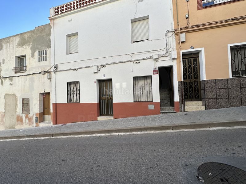 Foto d315cac0-b750-4705-b916-4ba009332ba3. Casa aparellada amb calefacció a Cerdanyola Nord Mataró