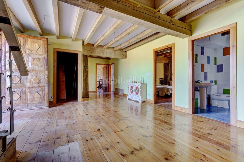 Foto 3668f1a4-9e20-44c6-8471-548100d5e174. Casa amb calefacció a Valle de Losa