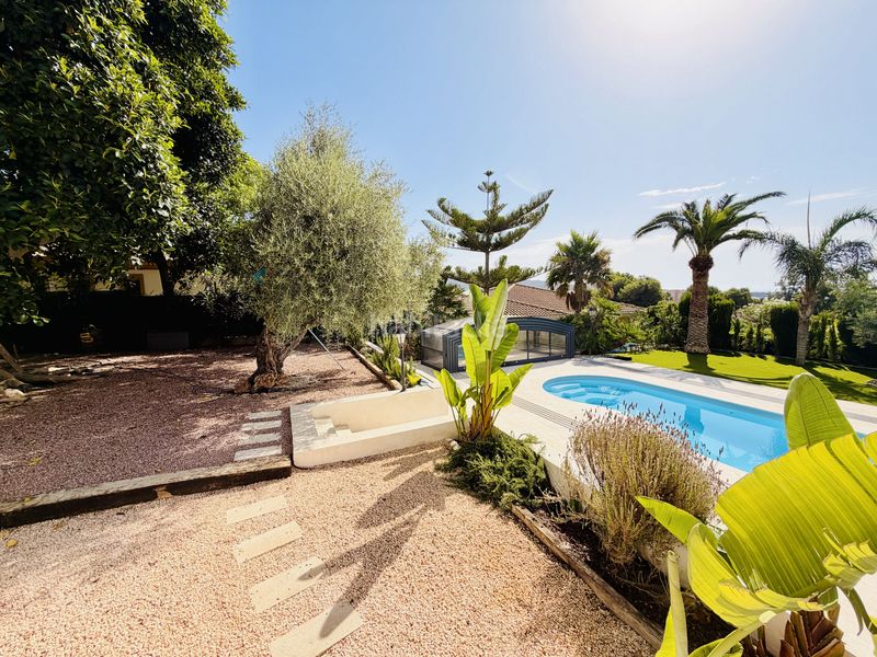 Foto 0fe6b760-4975-4a57-bb66-3518ebfea9a4. Chalet en Bonalba-Cotoveta Mutxamel