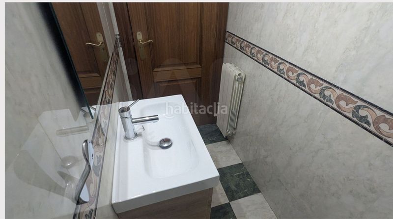 Foto f221a641-b463-41e8-83f7-61fb39424042. Pis amb calefacció aparcament a San Adrián Logroño