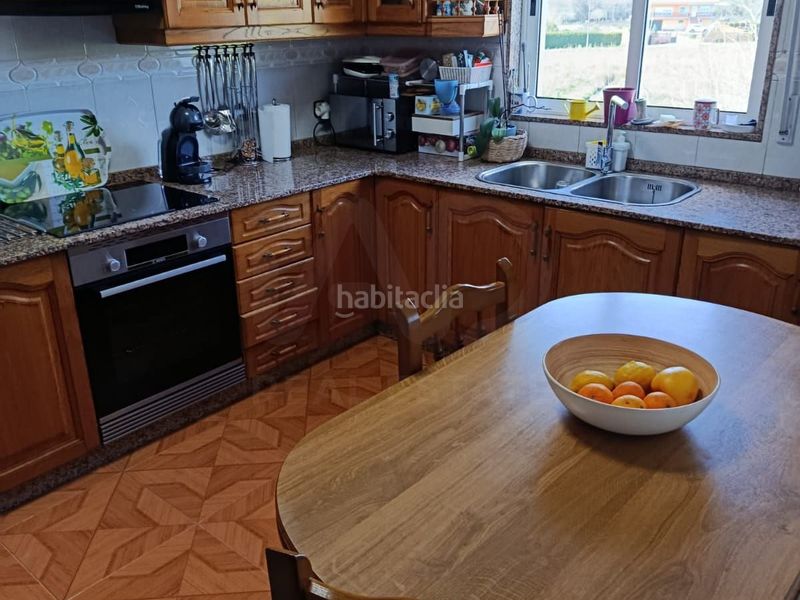 Foto fc7a9f4c-e7c1-4b6f-b0a8-8d2a5071095a. Casa amb calefacció aparcament piscina a Sedes - Pedroso - Doso Narón