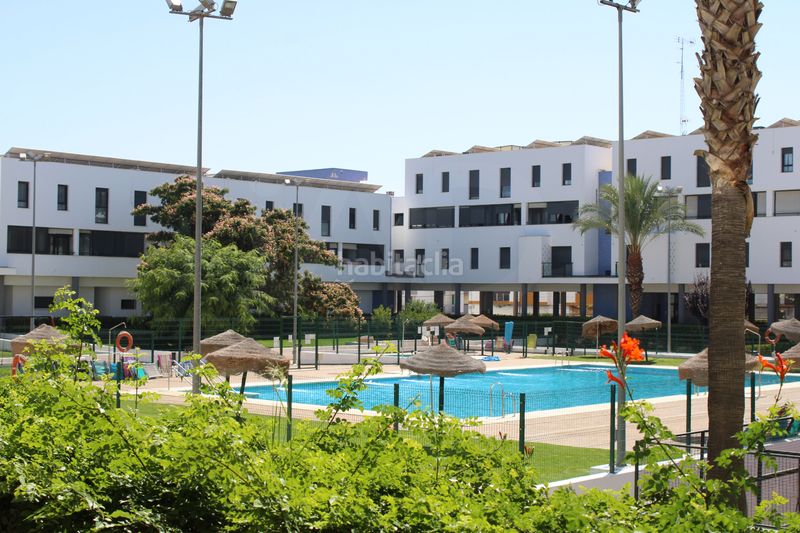 Foto 8b1add13-b3a4-4324-bc2d-a1756c4ed205. Pis amb calefacció aparcament piscina a Ayamonte ciudad Ayamonte