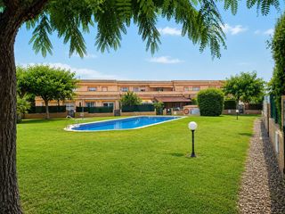 Maison jumelée à Carrer de veneçuela 2