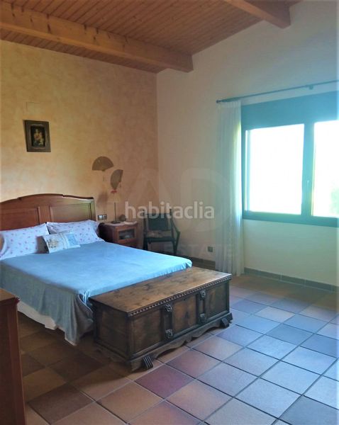 Foto 02cbcdc8-b34b-4d5c-ab87-a7c0dd999ee5. Casa amb calefacció aparcament piscina a Móra d´Ebre