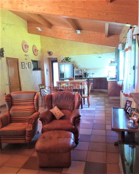 Foto 872f1ea6-e31e-4bf0-acb8-4b193da7b2e2. Casa amb calefacció aparcament piscina a Móra d´Ebre