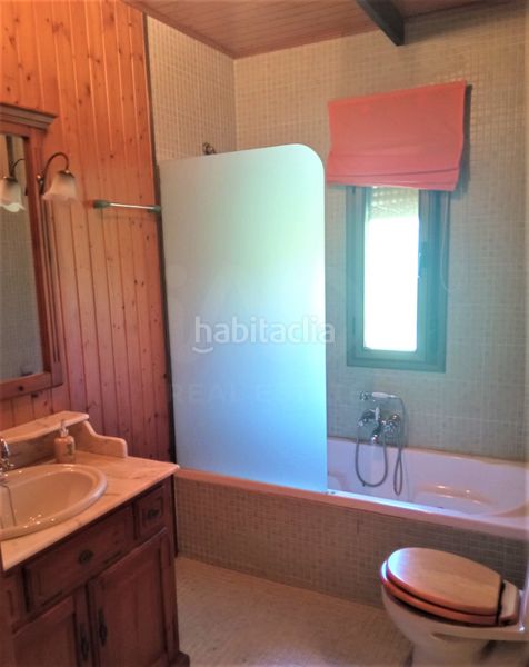 Foto a610514a-a00a-4b45-8808-5b1cfc365cad. Casa amb calefacció aparcament piscina a Móra d´Ebre