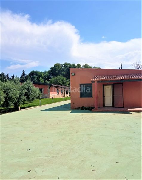 Foto efcab88e-af06-49c8-b7b5-ac1be2d17018. Casa amb calefacció aparcament piscina a Móra d´Ebre