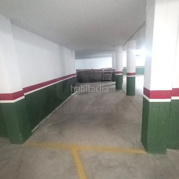 Foto 4ef3a93b-238e-4343-be81-7ffeb01646ba. Aparcament cotxe a Tivissa