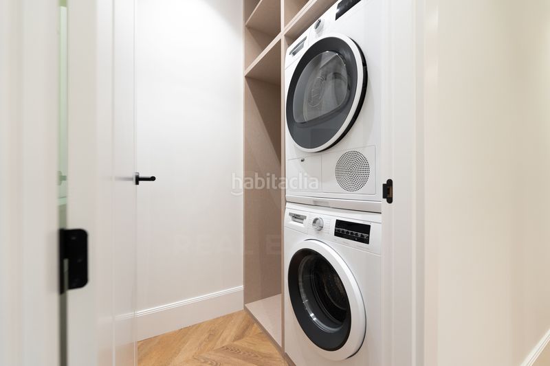 Foto ef0bc69a-dbe1-4b4e-bde8-2b73234409b7. Piso en calle de padilla 39 en Lista Madrid