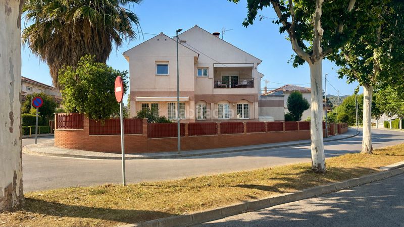 Foto fbea8049-3161-4d3e-bd0e-04bc03da4952. Casa en Abrera