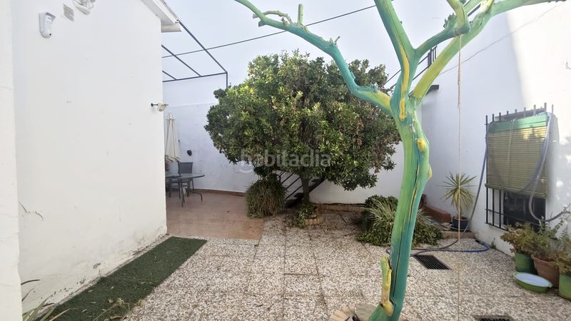 Foto f3b9eca2-86ce-42e5-81d3-35865267bbc2. Casa amb aparcament a Lepe