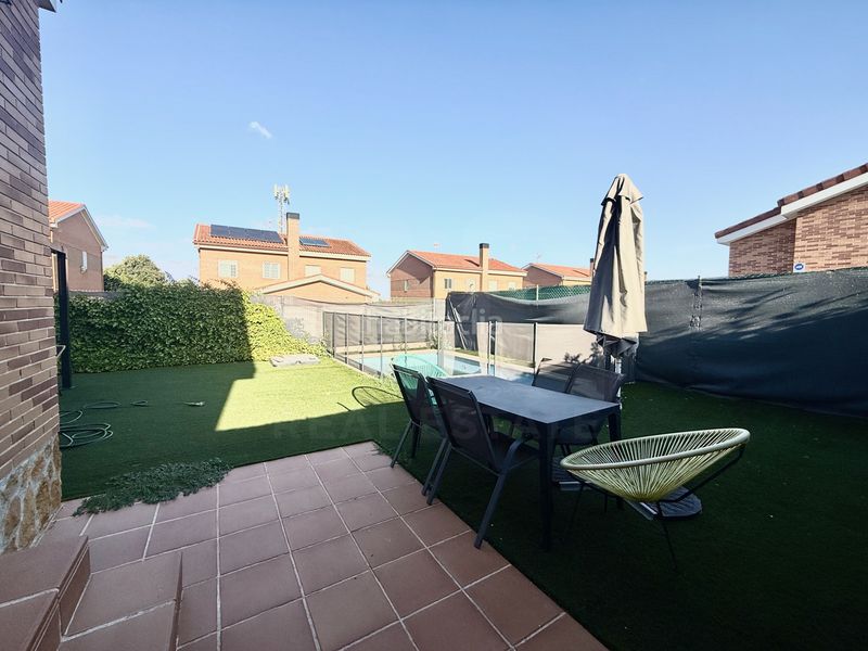 Foto 5733bafe-7740-418b-8fe5-1151a33551e8. Chalet en Pioz