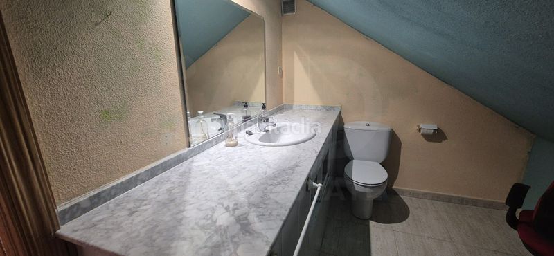 Foto 550ed0e1-59f8-4b0d-a5e9-39d0e0ec79e0. Casa aparellada amb calefacció aparcament piscina a Cabrerizos