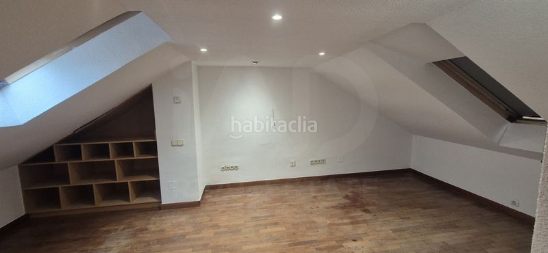 Foto 77e98a5c-83a4-4df6-8151-61153c63c8e6. Casa aparellada amb calefacció aparcament piscina a Cabrerizos