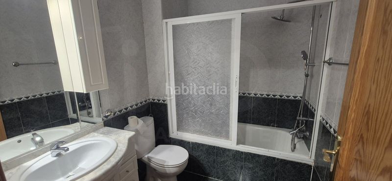 Foto bb85e498-20e1-48dd-acca-1d4b3c06c924. Casa aparellada amb calefacció aparcament piscina a Cabrerizos