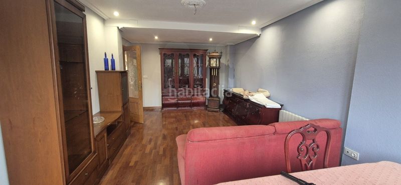 Foto c3f9cb57-a1f7-4784-9ca9-387ac79a071c. Casa aparellada amb calefacció aparcament piscina a Cabrerizos