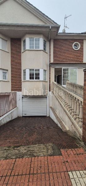 Foto fb7b166f-9547-41bc-ab18-5a697626e022. Casa aparellada amb calefacció aparcament piscina a Cabrerizos