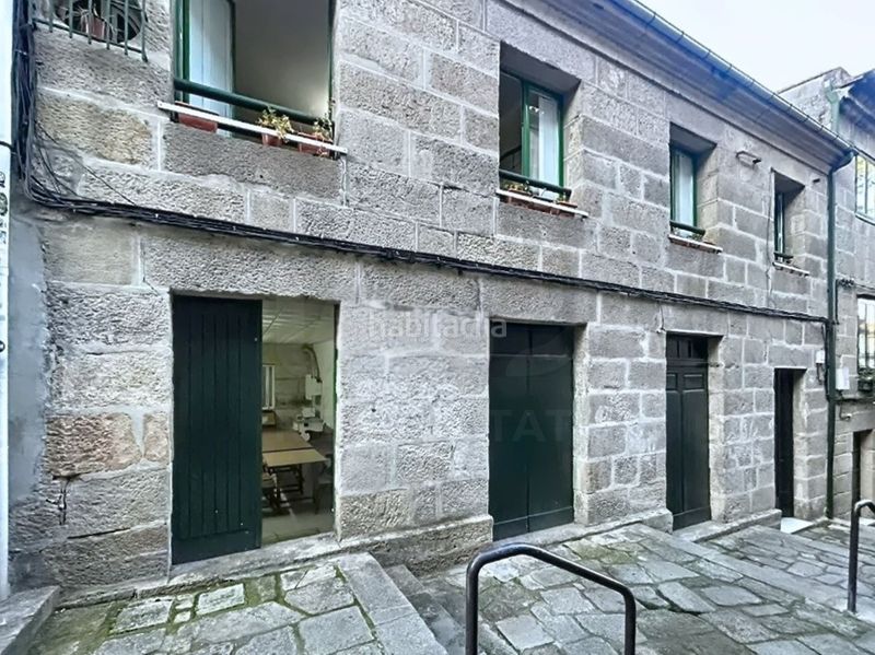 Foto d8a2c8f4-d202-4e89-acb8-b69a69eade96. Casa amb calefacció aparcament a Centro - Echegaray Pontevedra