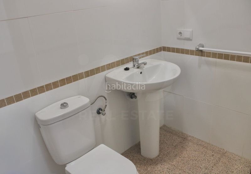 Foto 39a25df4-bea9-4fbf-b3bd-c2bb22b0ec2b. Local comercial en Onil