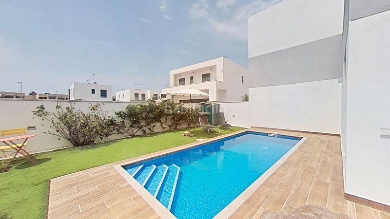 Foto 9436d07c-7ff4-4215-99be-e717ab272223. Casa amb calefacció aparcament piscina a Quatre Camins Cambrils