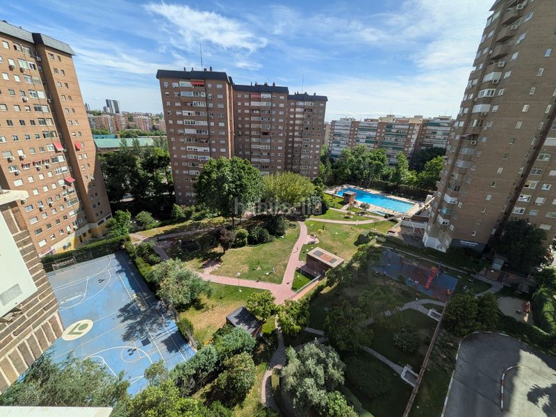 Foto 5e18f20c-4f9f-4b8a-bfa0-83ca473a5a70. Pis amb calefacció aparcament piscina a Pilar Madrid