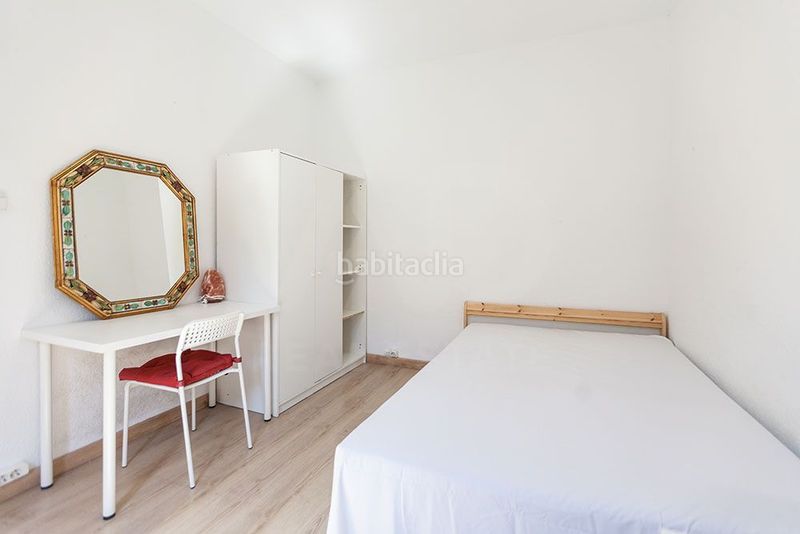 Foto ebca9063-70d7-4270-bd95-d58a7c3e1a8f. Pis a La Nova Esquerra de l´Eixample Barcelona