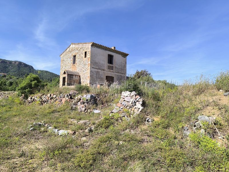 Foto 6d391fb7-d410-4050-8cd2-8452e28bc9e9. Finca rústica en Alforja