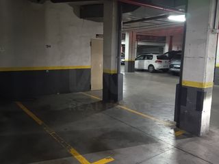 Autoparkplatz in Acacias
