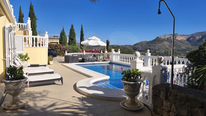 Foto b53d2499-7357-4ead-906a-2edfe1eb2f42. Casa amb aparcament piscina a La Sella Pedreguer