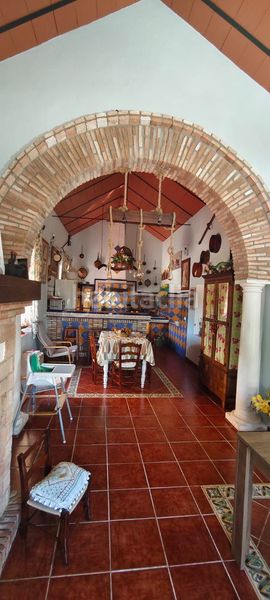 Foto 9a260a5c-1ce8-401e-9237-0989b13d9336. Casa amb piscina a Écija