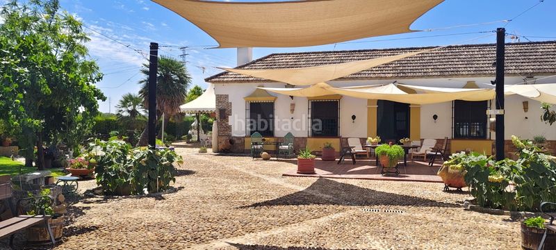 Foto c72dcca0-dbcc-4236-b5b0-733f7c72e83f. Casa amb piscina a Écija