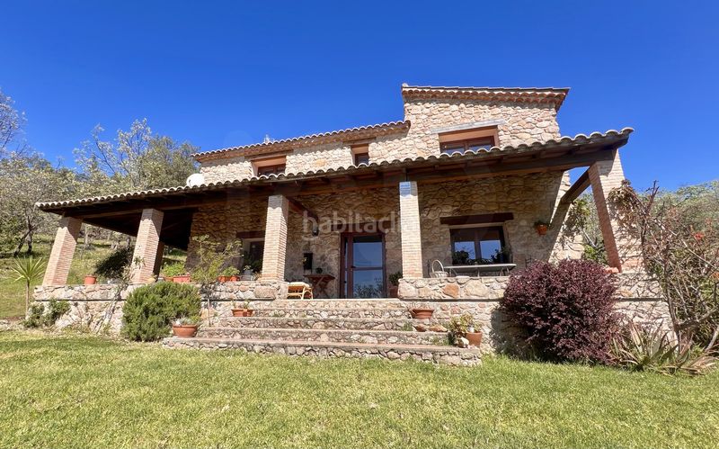 Foto b3d4a300-ef28-439d-ba6e-30627f3a7892. Chalet en Perales del Puerto